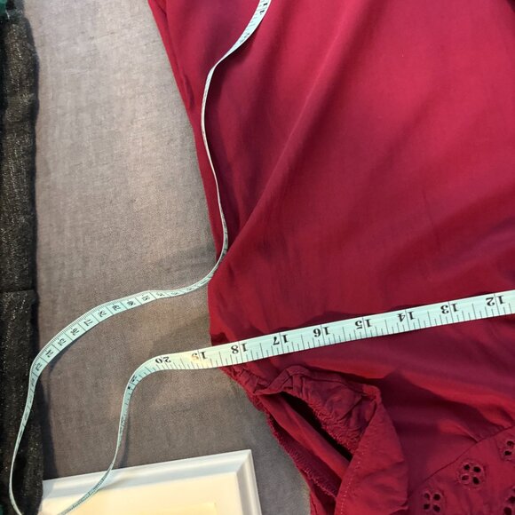 LOFT Sleeveless Burgundy Blouse with Embroidered Lace Yoke Size M - Picture 5 of 7